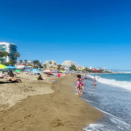 Victoria Luxury Beachfront Apartment In Benalmadena Costa Екстер'єр фото