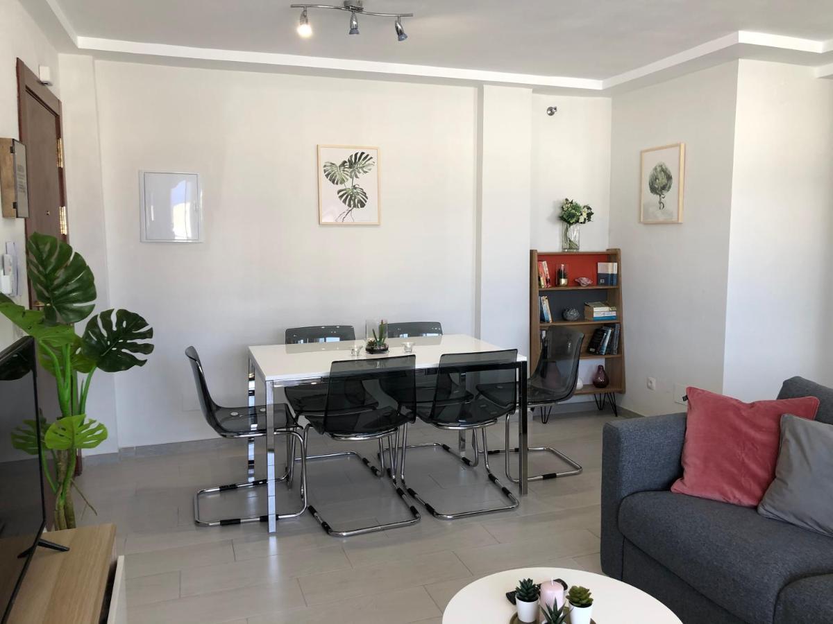 Victoria Luxury Beachfront Apartment In Benalmadena Costa Екстер'єр фото
