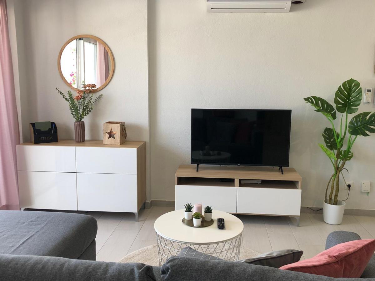 Victoria Luxury Beachfront Apartment In Benalmadena Costa Екстер'єр фото