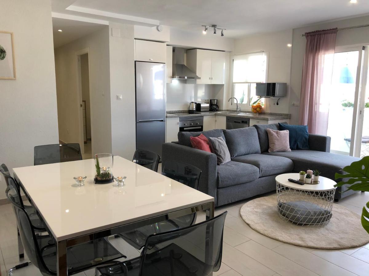 Victoria Luxury Beachfront Apartment In Benalmadena Costa Екстер'єр фото