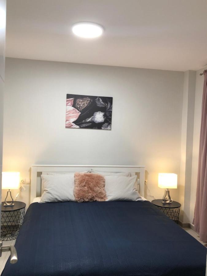 Victoria Luxury Beachfront Apartment In Benalmadena Costa Екстер'єр фото
