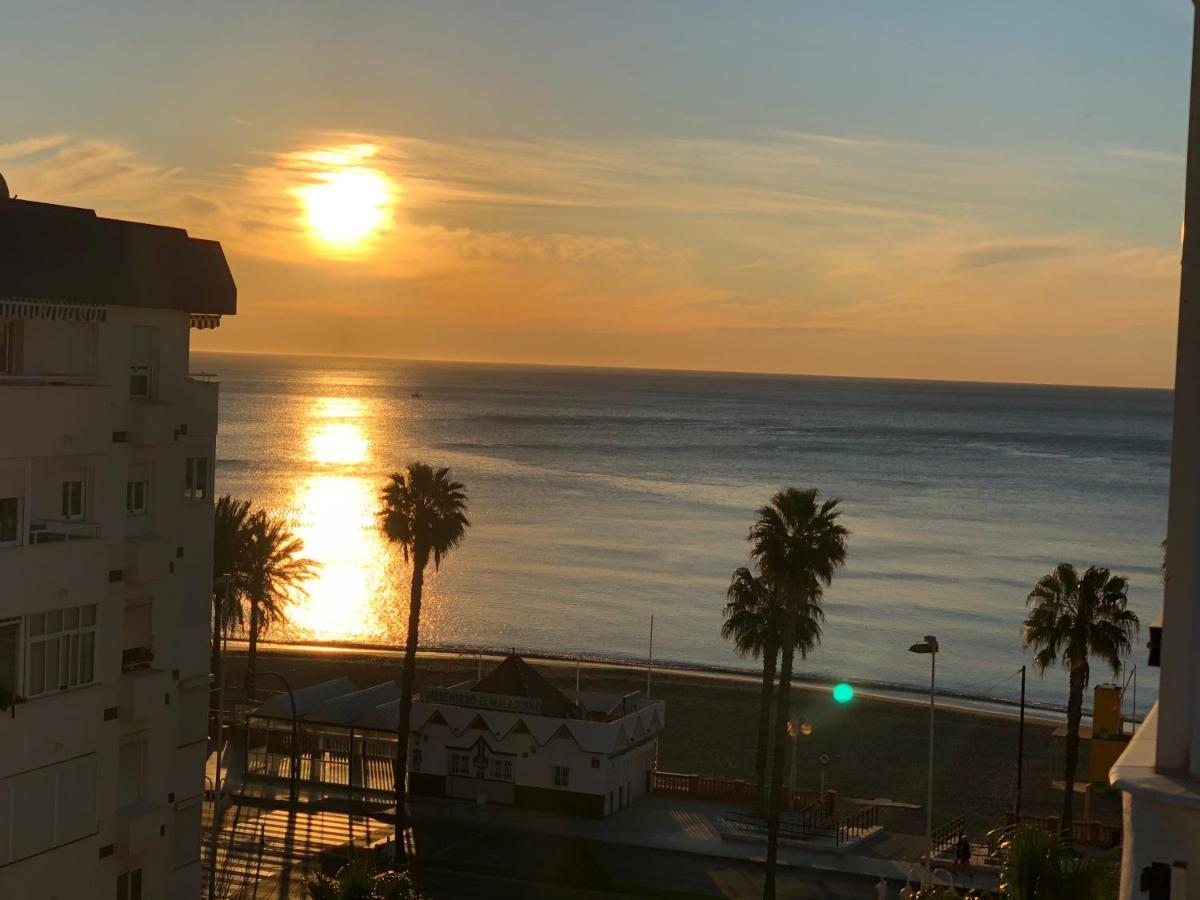 Victoria Luxury Beachfront Apartment In Benalmadena Costa Екстер'єр фото