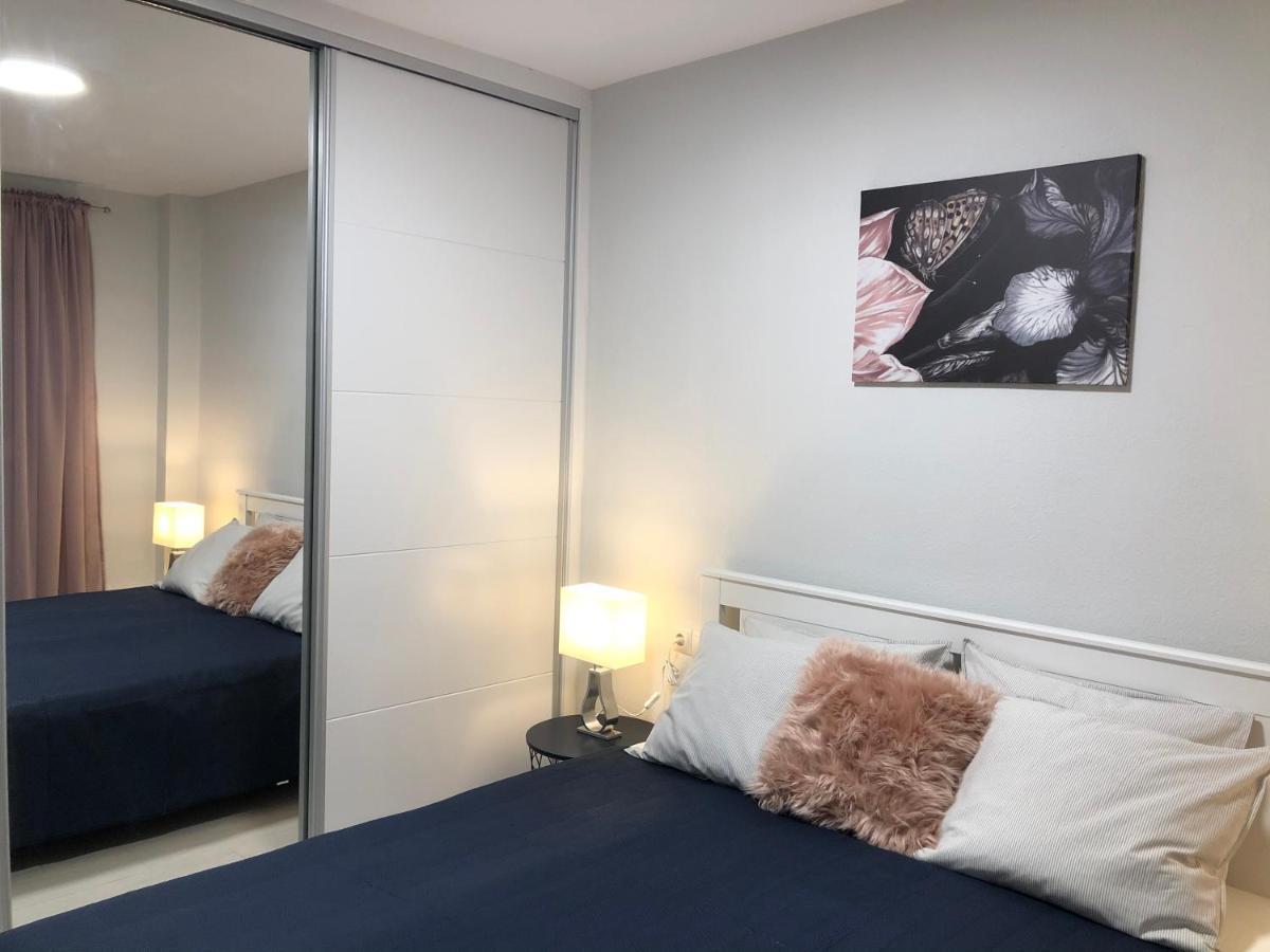 Victoria Luxury Beachfront Apartment In Benalmadena Costa Екстер'єр фото