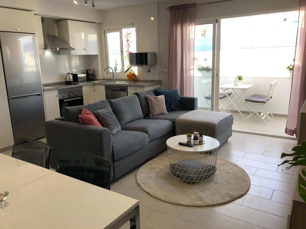 Victoria Luxury Beachfront Apartment In Benalmadena Costa Екстер'єр фото
