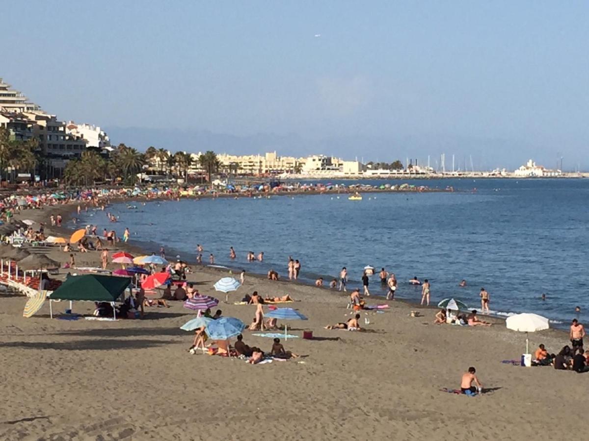 Victoria Luxury Beachfront Apartment In Benalmadena Costa Екстер'єр фото