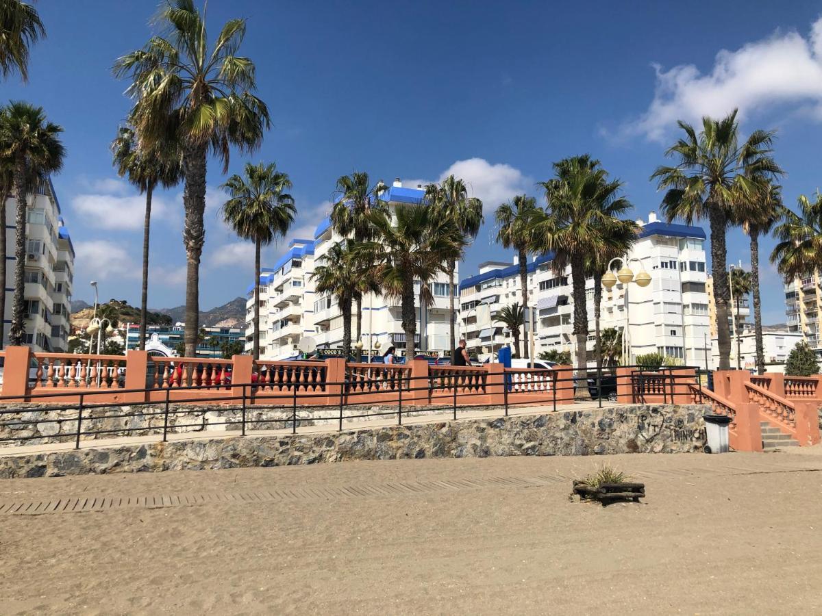 Victoria Luxury Beachfront Apartment In Benalmadena Costa Екстер'єр фото