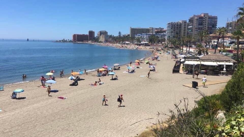 Victoria Luxury Beachfront Apartment In Benalmadena Costa Екстер'єр фото