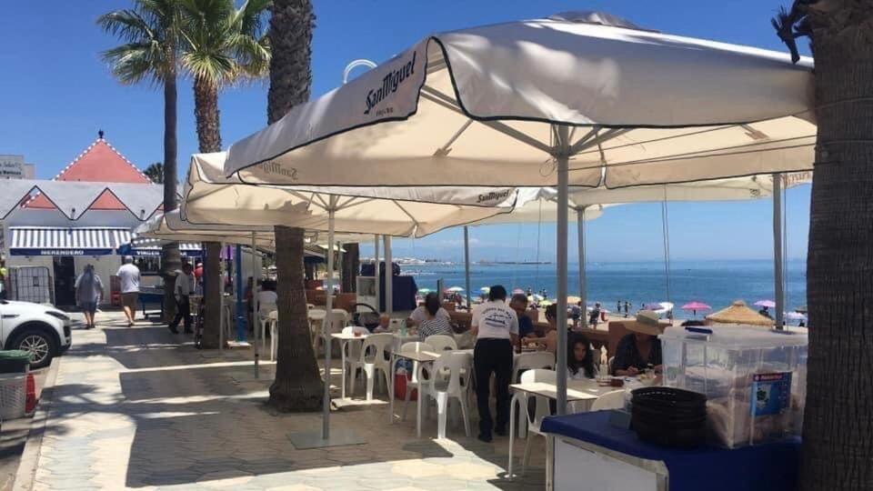 Victoria Luxury Beachfront Apartment In Benalmadena Costa Екстер'єр фото