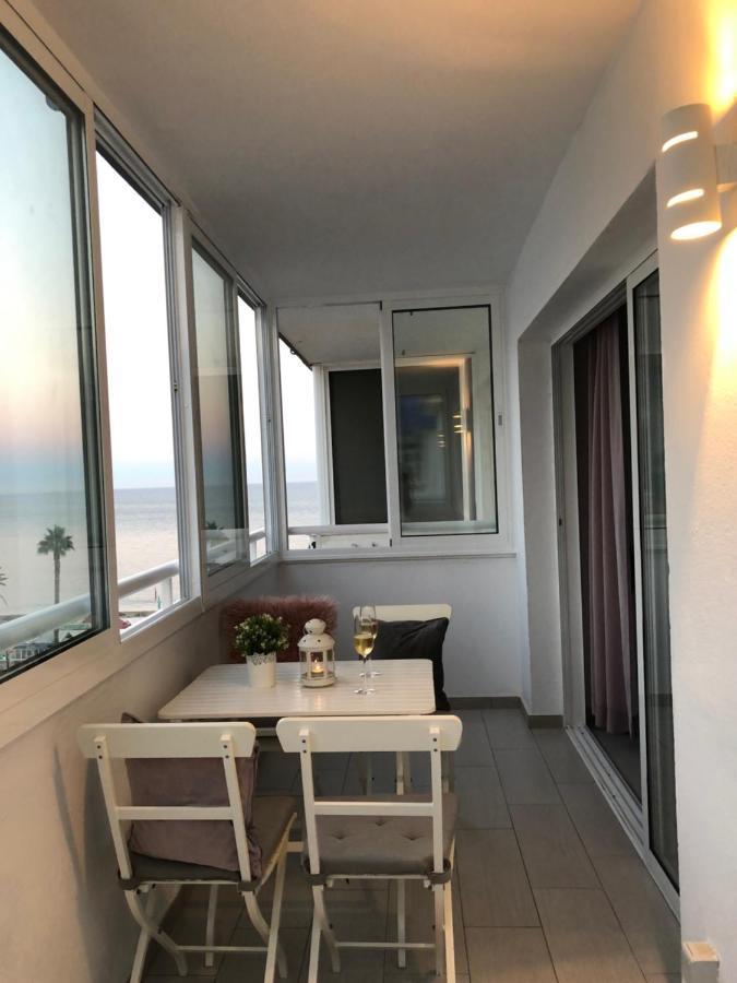 Victoria Luxury Beachfront Apartment In Benalmadena Costa Екстер'єр фото