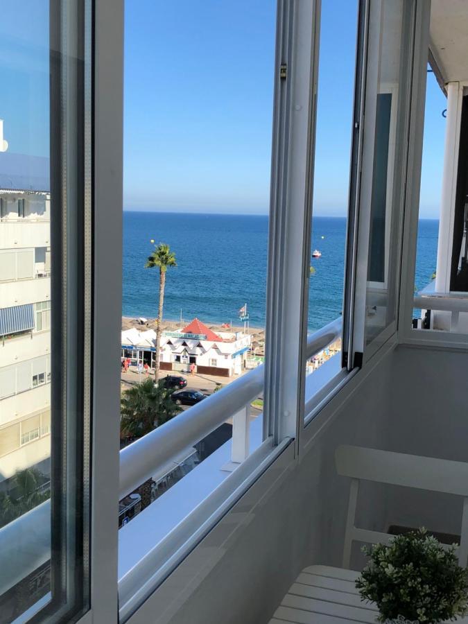 Victoria Luxury Beachfront Apartment In Benalmadena Costa Екстер'єр фото