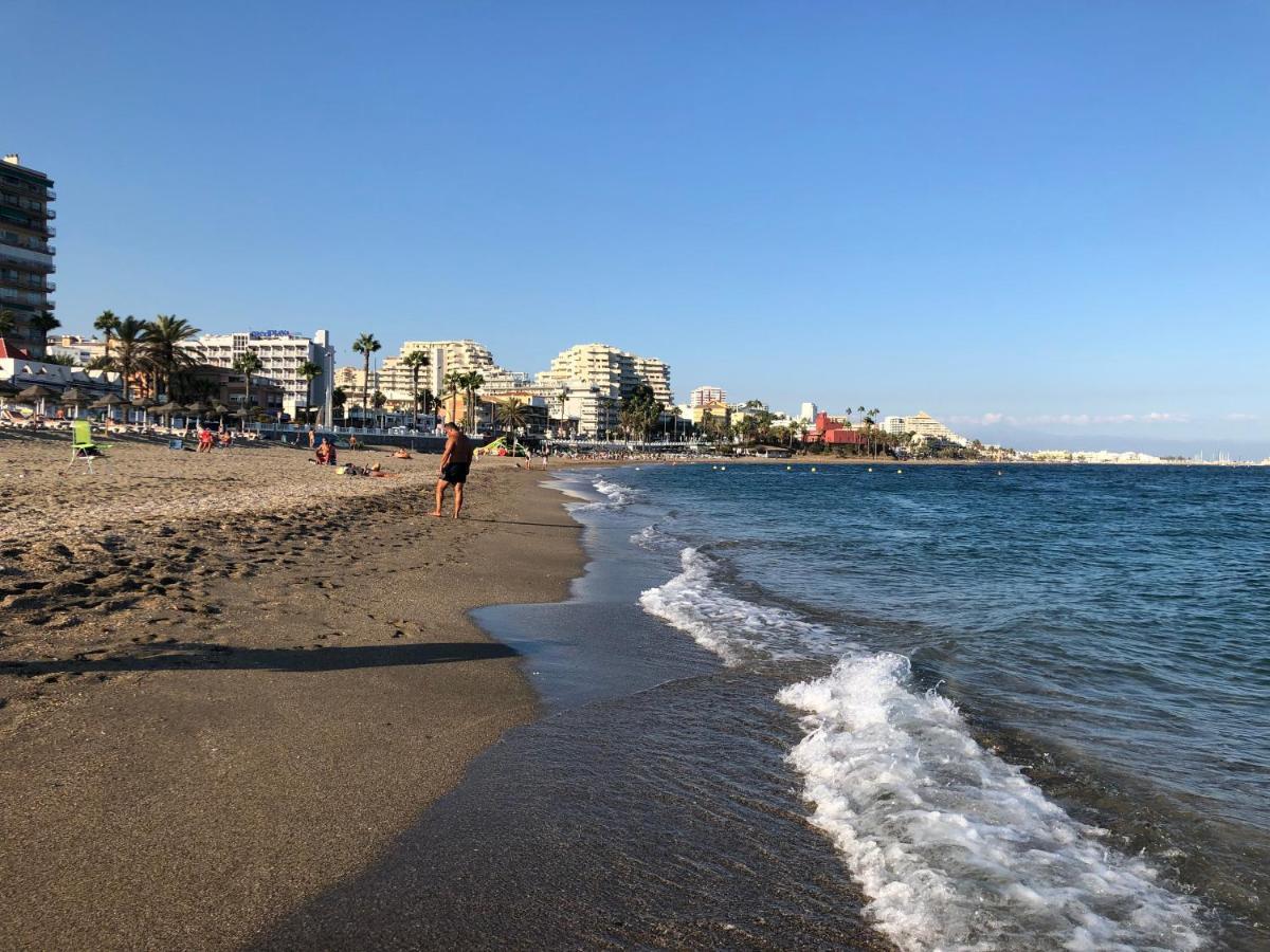 Victoria Luxury Beachfront Apartment In Benalmadena Costa Екстер'єр фото